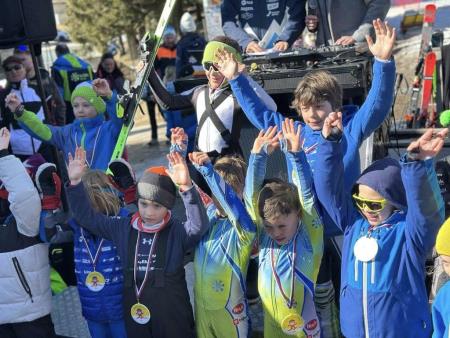 Smučarke in smučarji zaključili sezono (9)